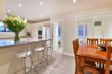 Photo of property in 13 Quo Vadis Place, Red Beach, 0932