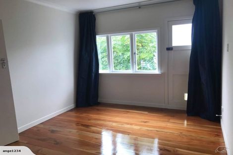 Photo of property in 1/30a Old Lake Road, Narrow Neck, Auckland, 0624