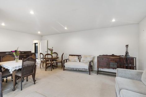 Photo of property in 19c Beach Road, Te Atatu Peninsula, Auckland, 0610