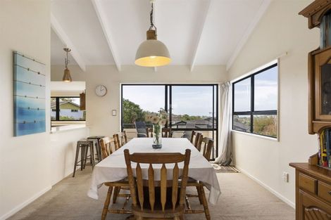 Photo of property in 2/3 Ceramco Place, Torbay, Auckland, 0630