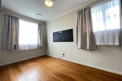 Photo of property in 6 Huxley Place, Glen Innes, Auckland, 1072