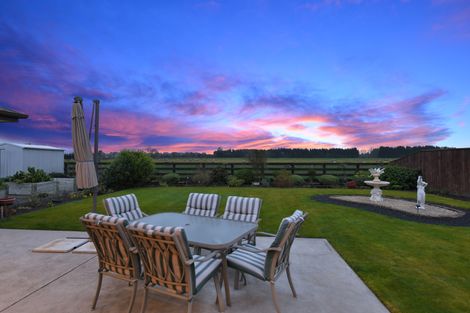 Photo of property in 11 Walnut Way, Rangiora, 7400