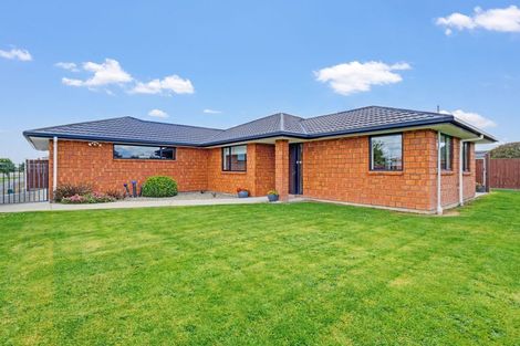 Photo of property in 2 Pegasus Place, Kelvin Grove, Palmerston North, 4414