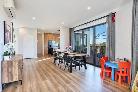 Photo of property in 25 Tautoru Avenue, Orewa, 0931