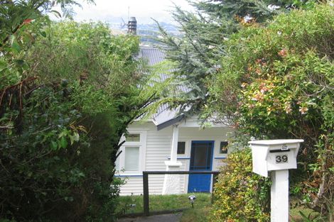 Photo of property in 37 Karepa Street, Brooklyn, Wellington, 6021