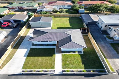 Photo of property in 16 Larnach Street, St Andrews, Hamilton, 3200