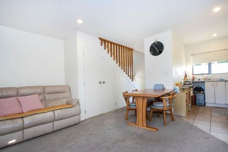 Photo of property in 1/44 Fields Parade, Oteha, Auckland, 0632