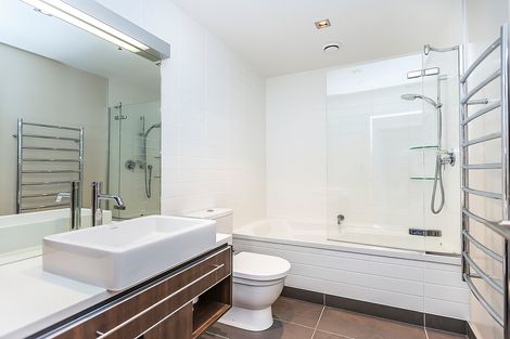 Photo of property in Patent 326 Apartments, 326 Evans Bay Parade, Hataitai, Wellington, 6021