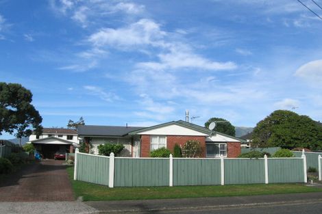 Photo of property in 54 Golders Road, Elderslea, Upper Hutt, 5018