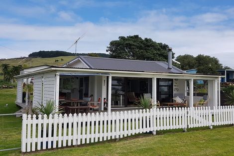 Photo of property in 66 Maunsell Road, Port Waikato, Tuakau, 2695