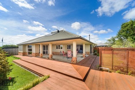 Photo of property in 3 Ron Place, Fitzherbert, Palmerston North, 4410