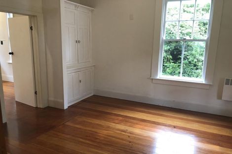 Photo of property in 13 Cave Road, Houghton Bay, Wellington, 6023