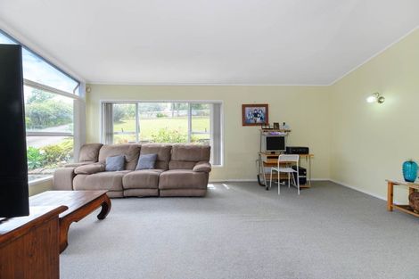 Photo of property in 7 Darcy Place, Massey, Auckland, 0614