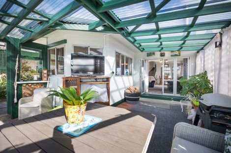 Photo of property in 43 Shortt Street, Foxton Beach, Foxton, 4815