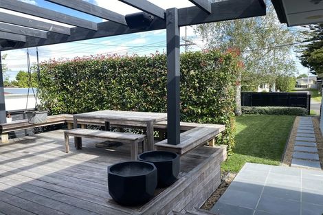 Photo of property in 8 Waipani Road, Te Atatu Peninsula, Auckland, 0610