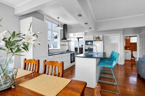 Photo of property in 23 Belt Road, Moturoa, New Plymouth, 4310