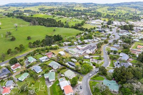 Photo of property in 13a Whaka Street, Maungaturoto, 0520