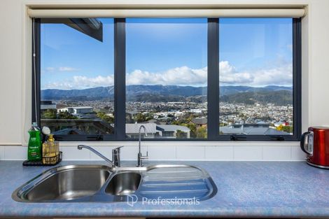 Photo of property in 28 Kirton Drive, Riverstone Terraces, Upper Hutt, 5018