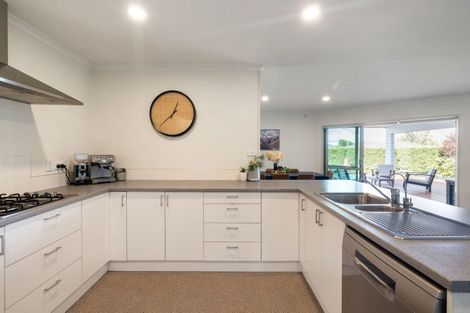 Photo of property in 107 Farnborough Drive, Grandview Heights, Hamilton, 3200