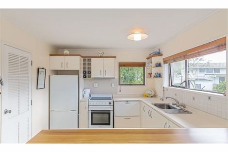 Photo of property in 2/3 Elgin Place, Red Beach, 0932