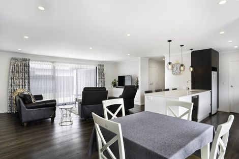 Photo of property in 15 Maple Grove, Kingston, Wellington, 6021