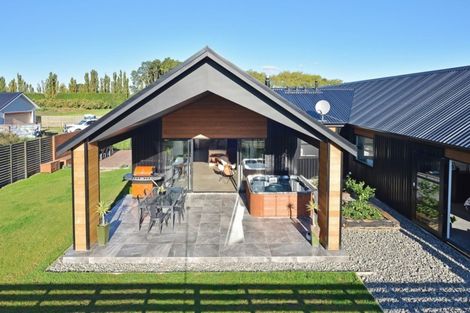 Photo of property in 7 James Kidd Place, Greytown, 5712