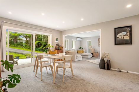 Photo of property in 1040 Scenic Drive North, Swanson, Auckland, 0816