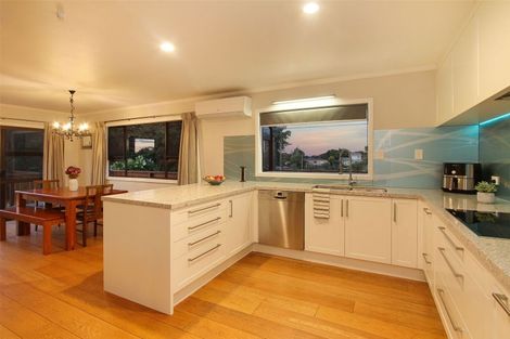 Photo of property in 5 Vela Place, Clarks Beach, 2122