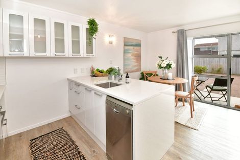 Photo of property in 3/420a Hibiscus Coast Highway, Orewa, 0931