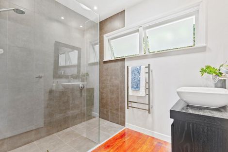 Photo of property in 36 Montgomery Avenue, Rothesay Bay, Auckland, 0630