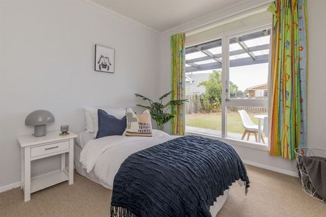 Photo of property in 72 Parata Street, Waikanae, 5036