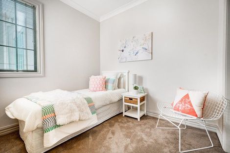 Photo of property in 21 Te Hoe Grove, Pinehill, Auckland, 0632