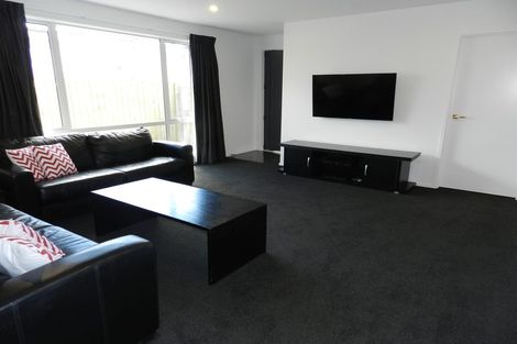 Photo of property in 92 Palmers Road, New Brighton, Christchurch, 8083