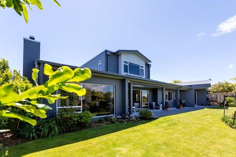 Photo of property in 10b Tupare Place, Highlands Park, New Plymouth, 4312