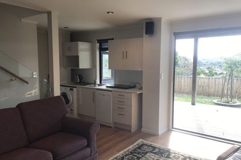 Photo of property in 38 Highland Avenue, Titirangi, Auckland, 0604