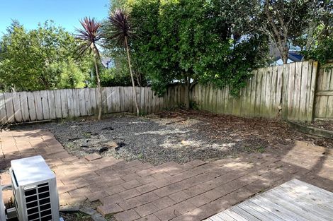 Photo of property in 7/20 Fields Parade, Oteha, Auckland, 0632