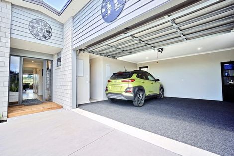 Photo of property in 8 Kiritiana Close, Pyes Pa, Tauranga, 3112