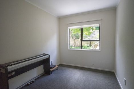 Photo of property in 17 Homewood Place, Chatswood, Auckland, 0626