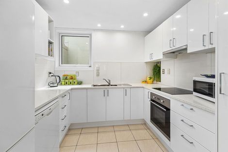 Photo of property in Highwic, 1/32 Hobson Street, Thorndon, Wellington, 6011