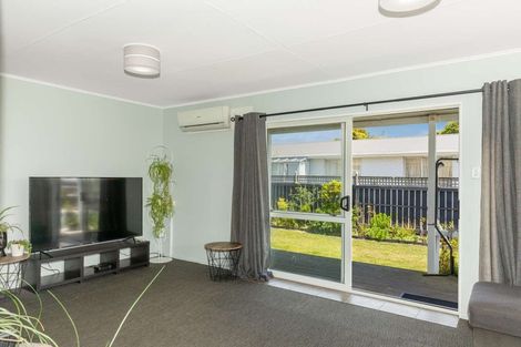 Photo of property in 8 Cook Street, Carters Beach, Westport, 7825