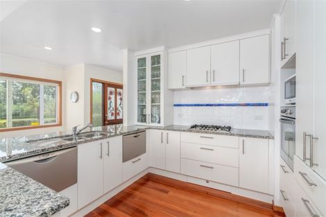 Photo of property in 164 Motu Road, Kumeu, 0891