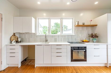 Photo of property in 7 Hussey Street, Waverley, 4510