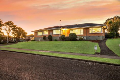 Photo of property in 5 Freshney Place, Hillpark, Auckland, 2102