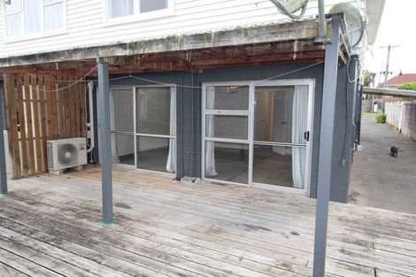 Photo of property in 25 Kamara Road, Glen Eden, Auckland, 0602