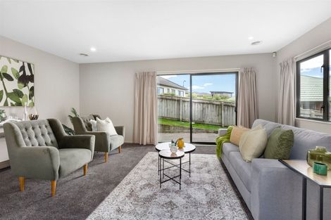 Photo of property in 7 Kaweka Close, Aotea, Porirua, 5024