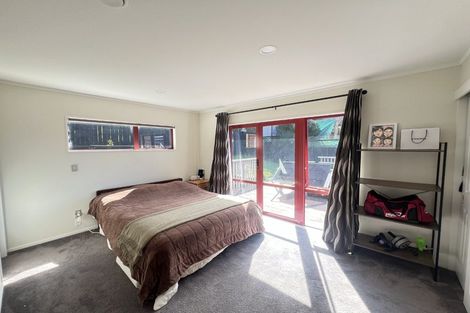 Photo of property in 14 St Thomas More Lane, Glenfield, Auckland, 0629