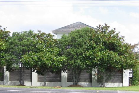 Photo of property in 1/206 East Coast Road, Forrest Hill, Auckland, 0620