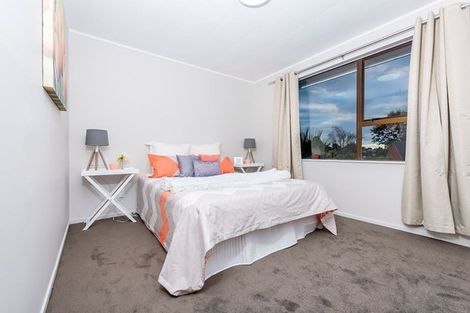 Photo of property in 4 Kayle Glen, West Harbour, Auckland, 0618