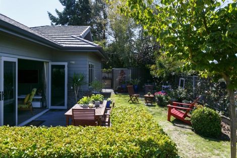Photo of property in 15 Parata Street, Two Mile Bay, Taupo, 3330