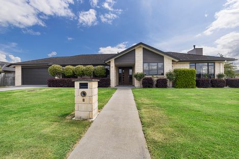 Photo of property in 2 Kowhai Drive, Cambridge, 3434